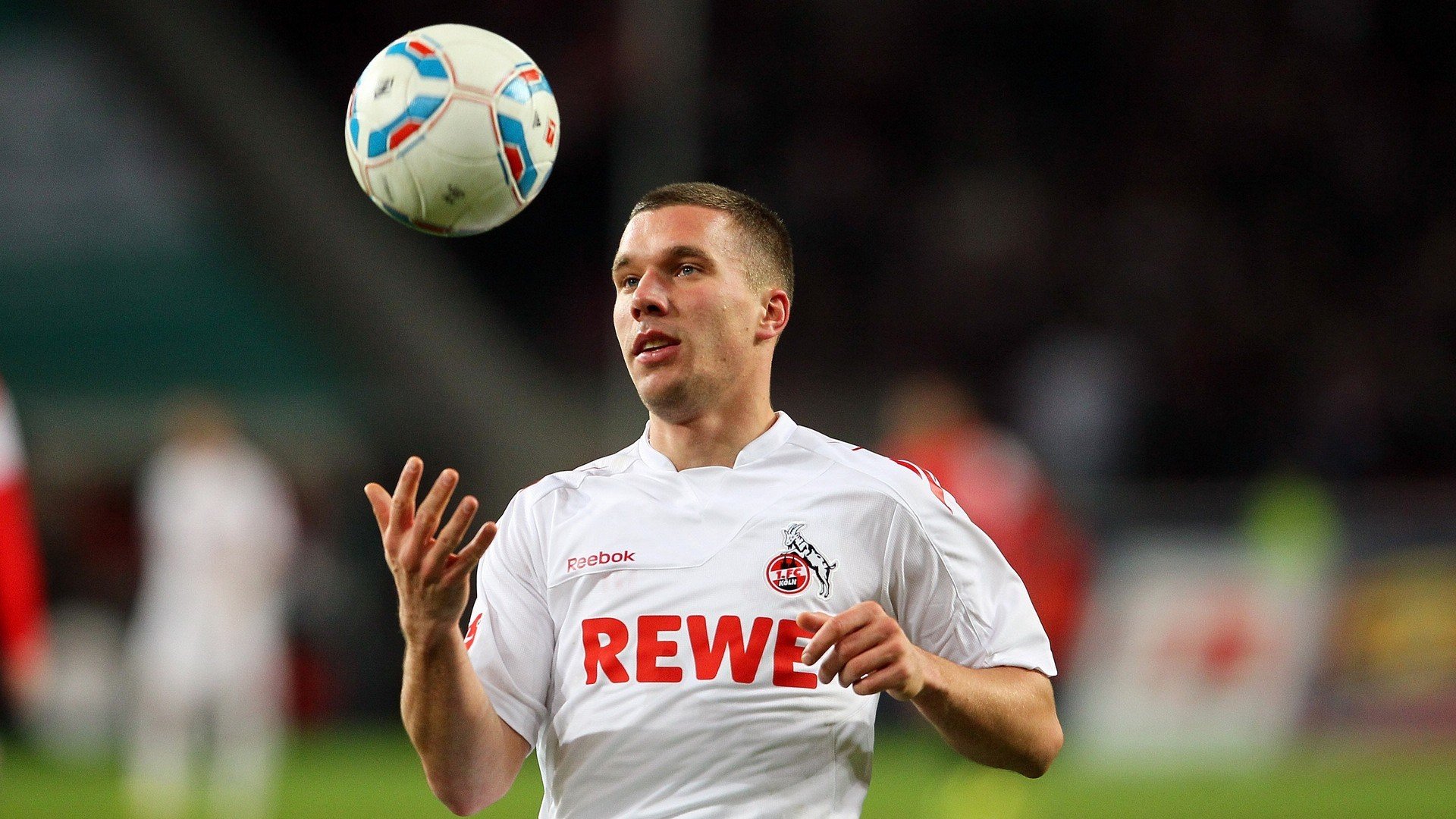 布莱梅主场大捷，德甲争冠气势如虹，不莱梅主帅