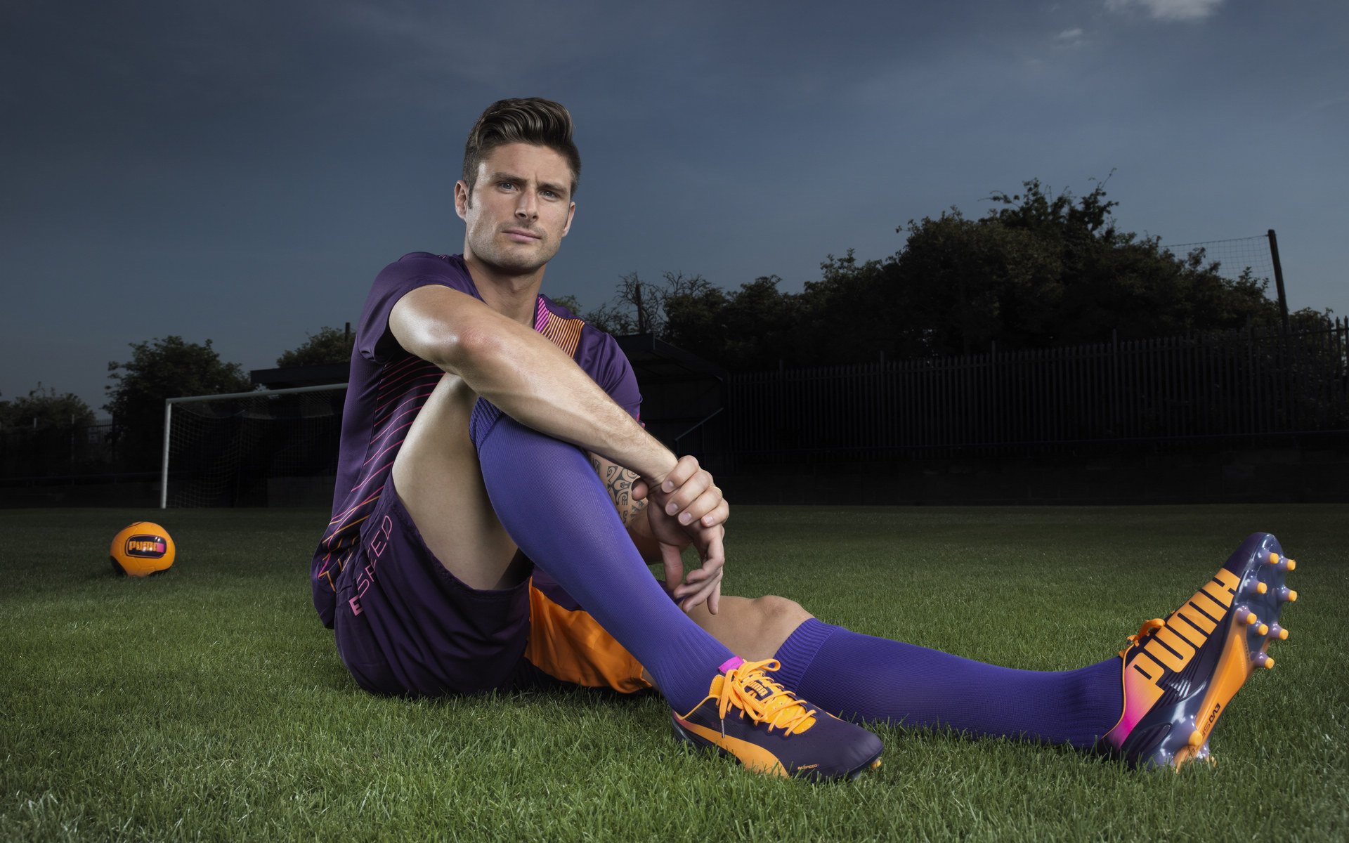 意甲球队公布了新的主场比赛球衣设计，新赛季意甲球衣